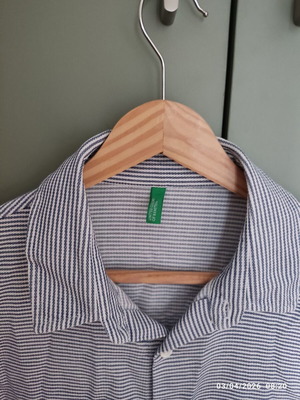 Benetton men's shirt size M, like new, white and blue