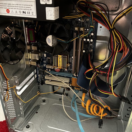 Intel Pentium desktop computer, 4GB RAM, no hard drive, genuine Windows license