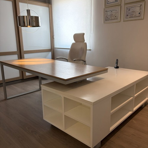 Corner desk 2.17x1.63 m white lacquer with white leather chair like new