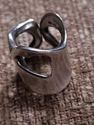 Silver 925 Chevalier Ring like new with open shank