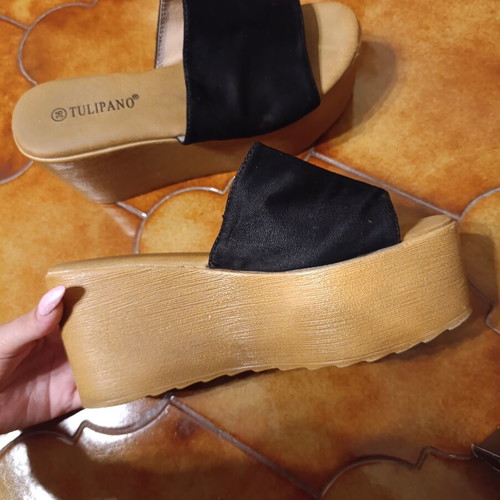Tulipano black flatform sandals used, size 36, suede