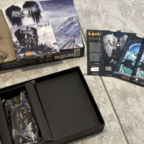 Aion Limited Collector's Edition PC like new with figure and extras