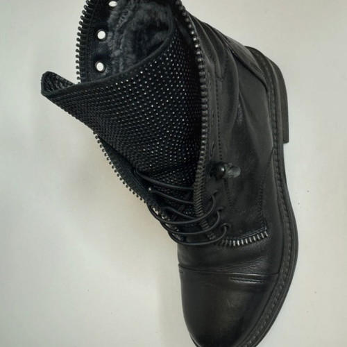 Fru.It leather boots with studs and fur lining, size 37, like new