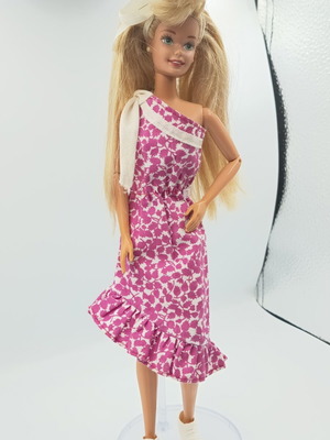 Barbie dress 1988 vintage feeling pretty fashion by Mattel, like new