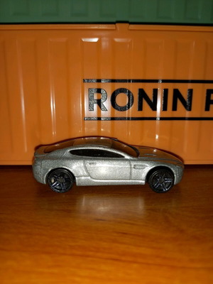 Hot Wheels Aston Martin V8 Vantage μεταχειρισμένο