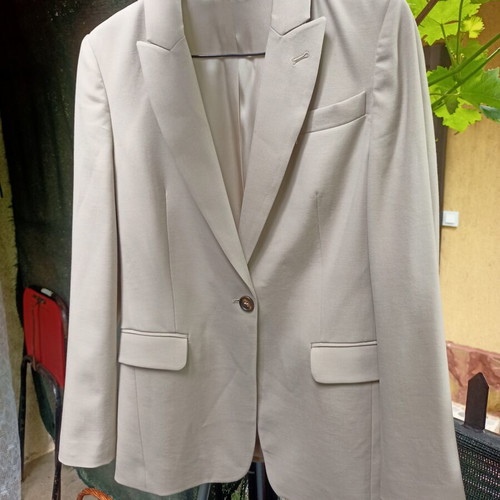 Brunello Cucinelli Monili Collar Wool Blazer like new, size 38, beige