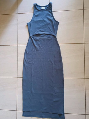 Hollister midi φόρεμα σαν καινούργιο, μπλε ραφ με σκισίματα στα πλάγια και άνοιγμα μπροστά