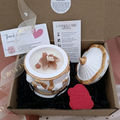 Handmade Premium Porcelain Carousel Candle 100gr with Festive Glitter and Wax Melt Santa Melomakarono