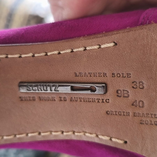 Schutz suede pumps magenta size 40 used