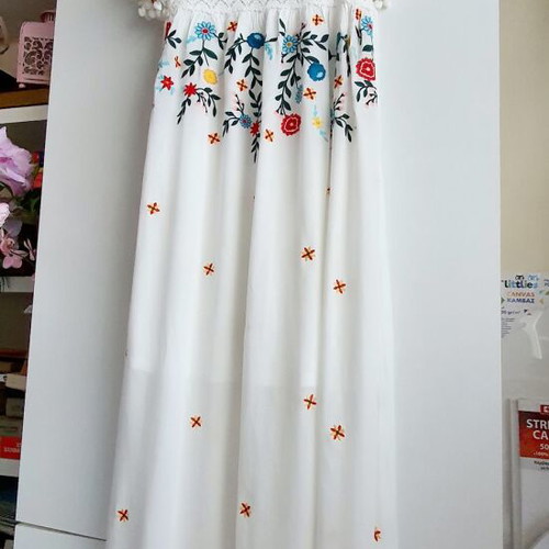 Long dress with embroidered flowers new, white, sizes S-M