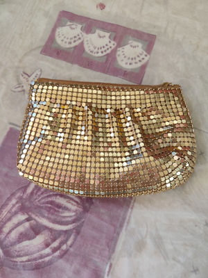 Vintage evening bag like new gold metal mesh
