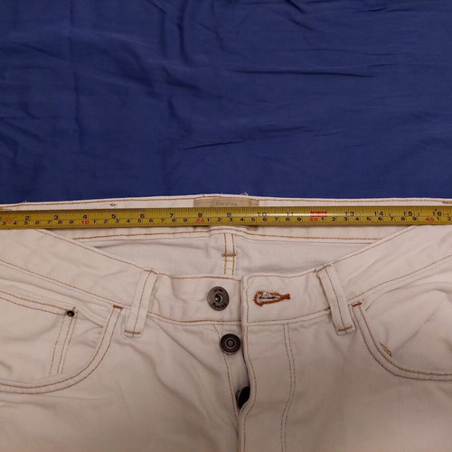 Bershka Off-White Denim Shorts like new, size EUR 44 / US 34