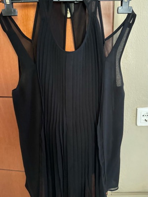 Zara blouse black transparent with pleated detail like new size M