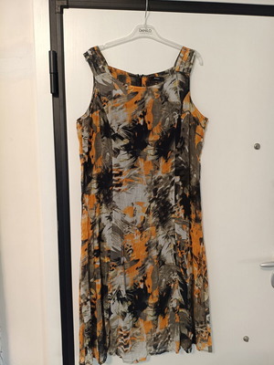 Bonita sleeveless midi dress like new, size 42, abstract pattern