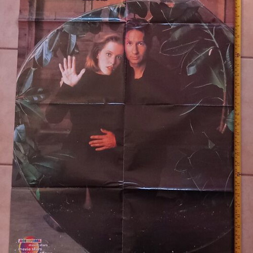 X-Files giant poster with Fox Mulder and Dana Scully, like new