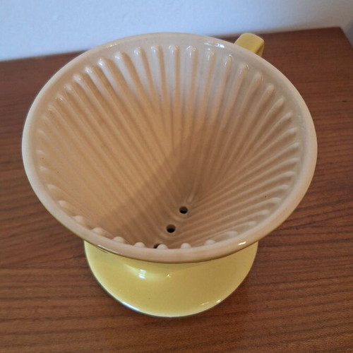 Vintage Melitta 102 coffee filter holder like new