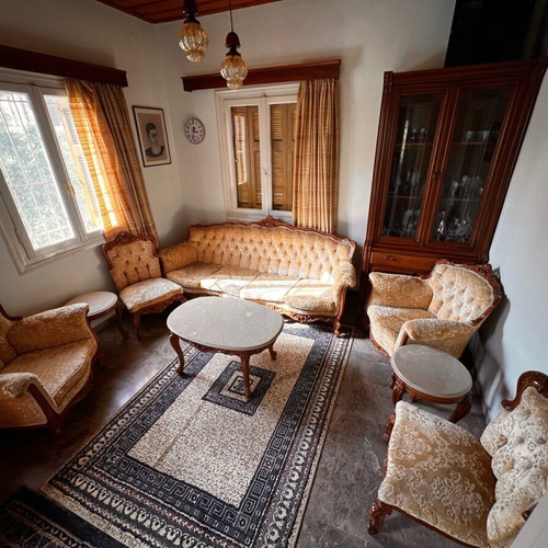 Classic living room set made of beech wood and velvet fabric like new