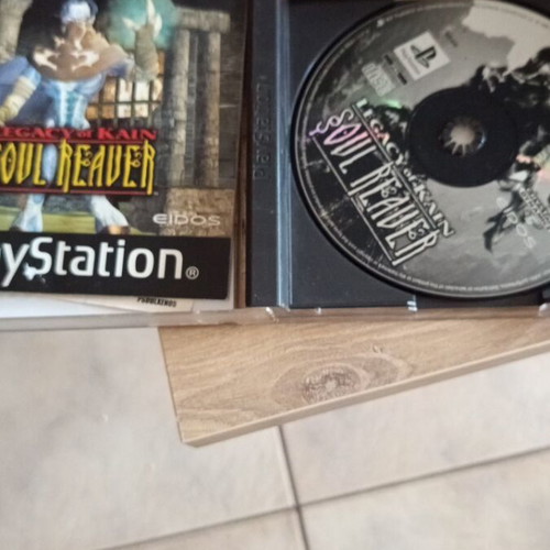 Soul Reaver PlayStation PS1 game used with holographic cover