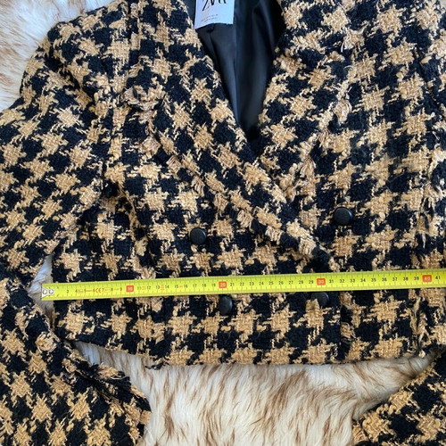 Zara set with cropped blazer and mini skirt like new, black and yellow