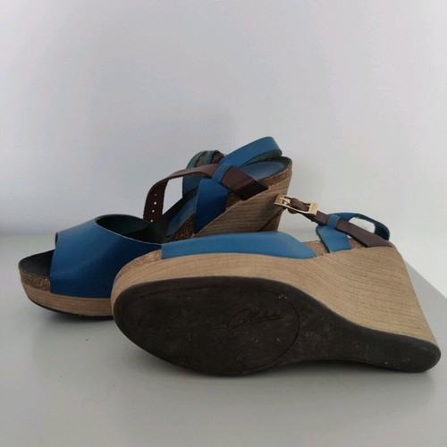 Yoshino sandals size 36 like new, blue