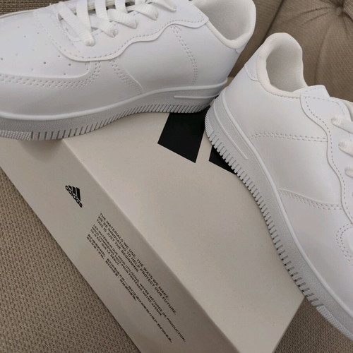 White casual sneakers new, size 37