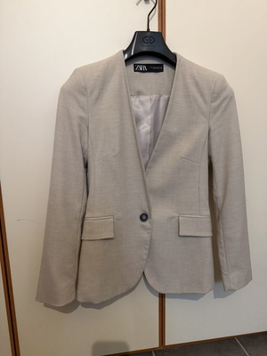 Zara blazer beige size XS like new