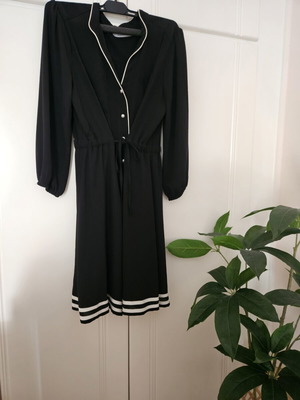 BSB black dress like new with beautiful details