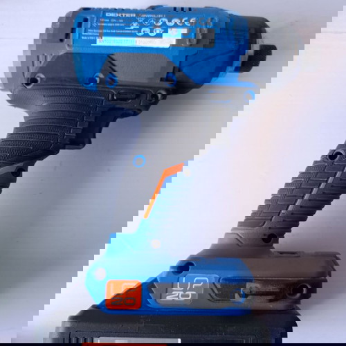 Παλμικό κατσαβίδι Dexter 20V μεταχειρισμένο με μπαταρία 2,5Ah και φορτιστή