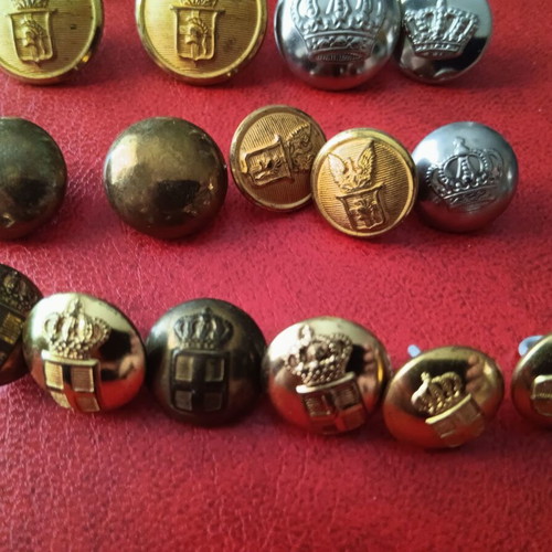Lot of 19 used collectible military buttons of various sizes