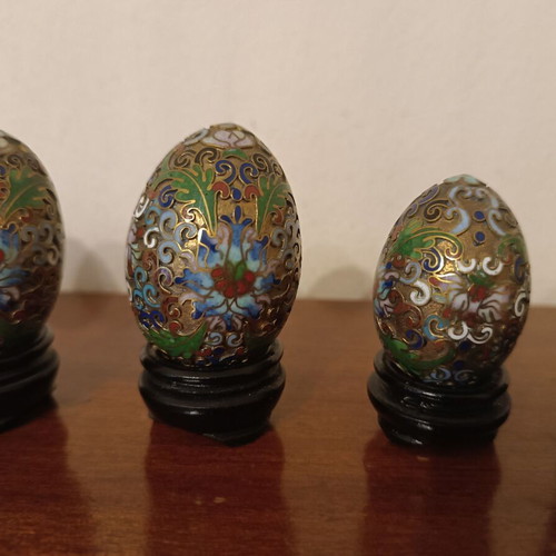 Set of 5 unique Chinese Cloisonne eggs like new with stands