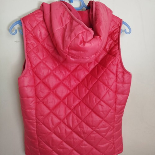Pink sleeveless jacket Bershka used, size L with hood