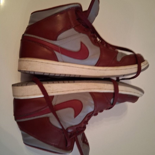 Nike Air Jordan sneakers size EU 41, rare color combination