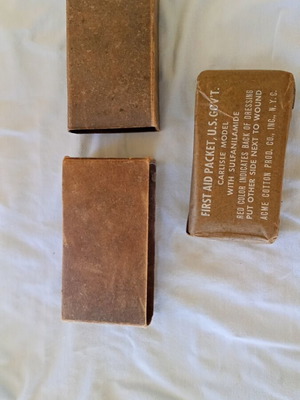 Authentic US Army WWII Carlisle Model Field Dressing new