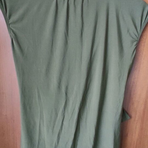 Top like new in khaki color size M