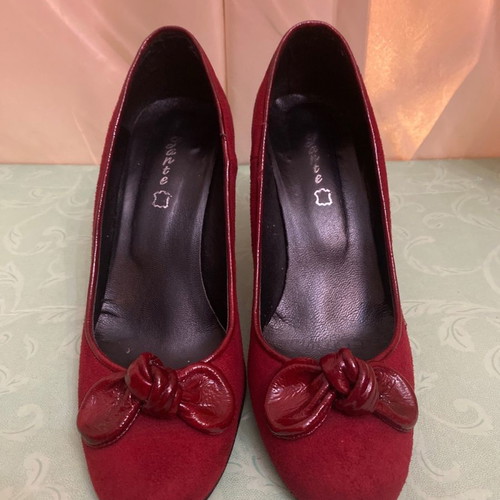 Suede pumps used size 39 with bow red-burgundy