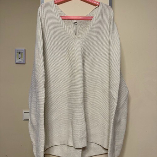 Maaji sweater like new, thick fabric, white, sizes M and L