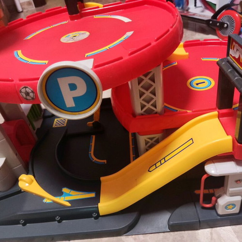 Elc Garage large two-story parking playset used