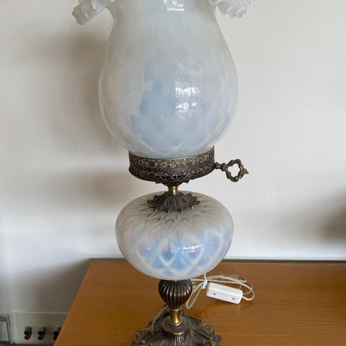 Table lamp antique with fayiance glass and bronze carvings like new