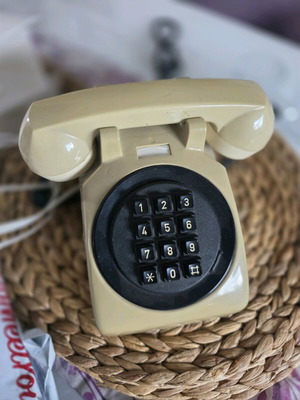 Vintage telephone like new, beige wired