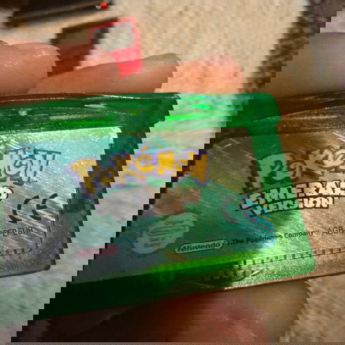 Pokémon emerald σαν καινούργιο για Nintendo με dry battery και save