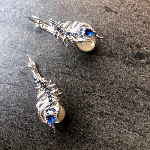Women's jewelry set new with blue details
