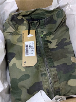 Яке Emerson камуфлаж ново размер medium