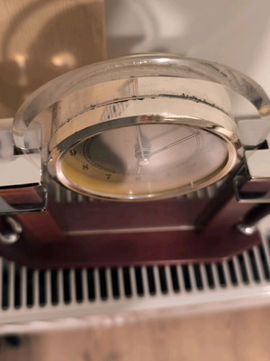 Table clock-alarm clock like new, analog