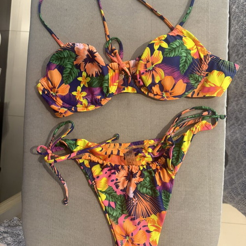 Bikini with Tropical Pattern Large used, colorful