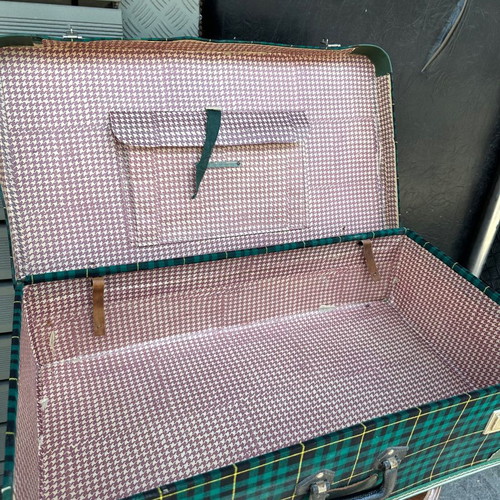 Vintage checked pattern suitcases used, green and blue