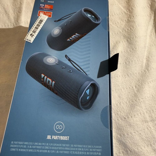 JBL Flip 6 Bluetooth Portable Speaker new, blue