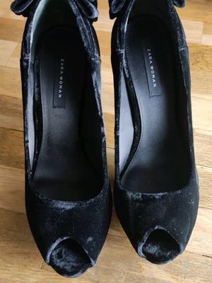 Zara γόβες βελούδινες καινούργιες, μέγεθος 39, μαύρες