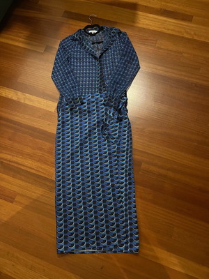 Trilogy shirt and skirt set new, black and blue