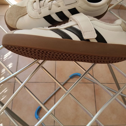 Adidas Court sneakers for boys, size 35