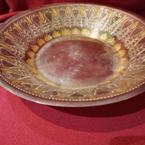 Engraved silver-plated platter used, with 3 legs
